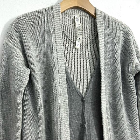 Lululemon Vestigan Cardigan Sweater Cashmere Blend Grey minimalist EUC size 6 - Picture 6 of 15